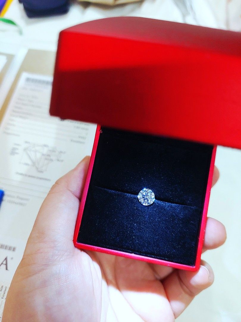 GIA Certified Round Brilliant Diamond (Category: Precious Stones) located in Pateros City. Submitted by kat_tan (Listing ID 1461697044, Image 1). Description: Price 553k. With GIA (Gemological Institute of America) Cerificate. NATURAL EARTH MINED DIAMOND 1.60carat. Triple excellent cut, polish and symmetry. J color VVS2 clarity. on hand Location taguig.