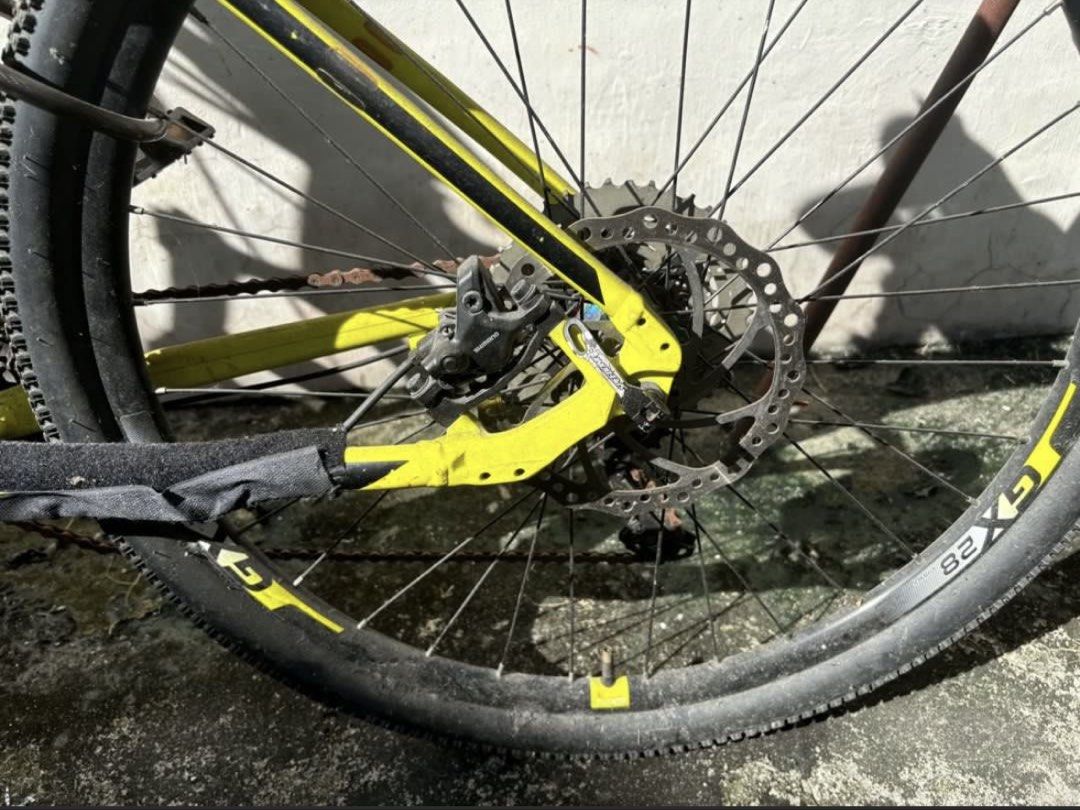 Giant ATX Deore 27.5 Medium Yellow (Category: Bicycles) located in Manila. Submitted by geofmloza (Listing ID 1461720429, Image 3). Description: PRICE: ₱12,000 LOCATION: Bacoor, Cavite SPECS & UPGRADES: Frame: Giant ATX Aluminum (Size Medium, Yellow) Wheelset: 27.5 Stock rims with Speedone Soldier Oilslick Hubs (32H, 6 Pawls - Tunog Mayaman!) Drivetrain: Shimano Deore M4100 2x10 Setup • RD: Shimano Deore M4120 SGS • FD: Shimano Deore M4100-M • Sh