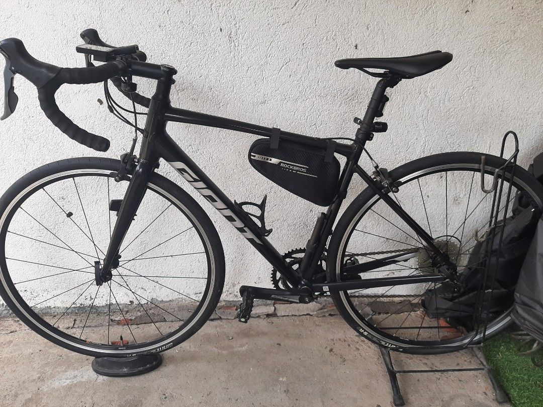 Giant Contend 3 Road Bike - Black (Category: Bicycles) located in Paranaque City. Submitted by jrcruz1115 (Listing ID 1461614601, Image 1). Description: - Black Giant Contend 3 Road Bike - Medium Frame Size - Ready to Ride - Great for Commuting or Fitness - Includes Rockbros Saddle Bag - No swapping/trade-in - See pictures for specs.