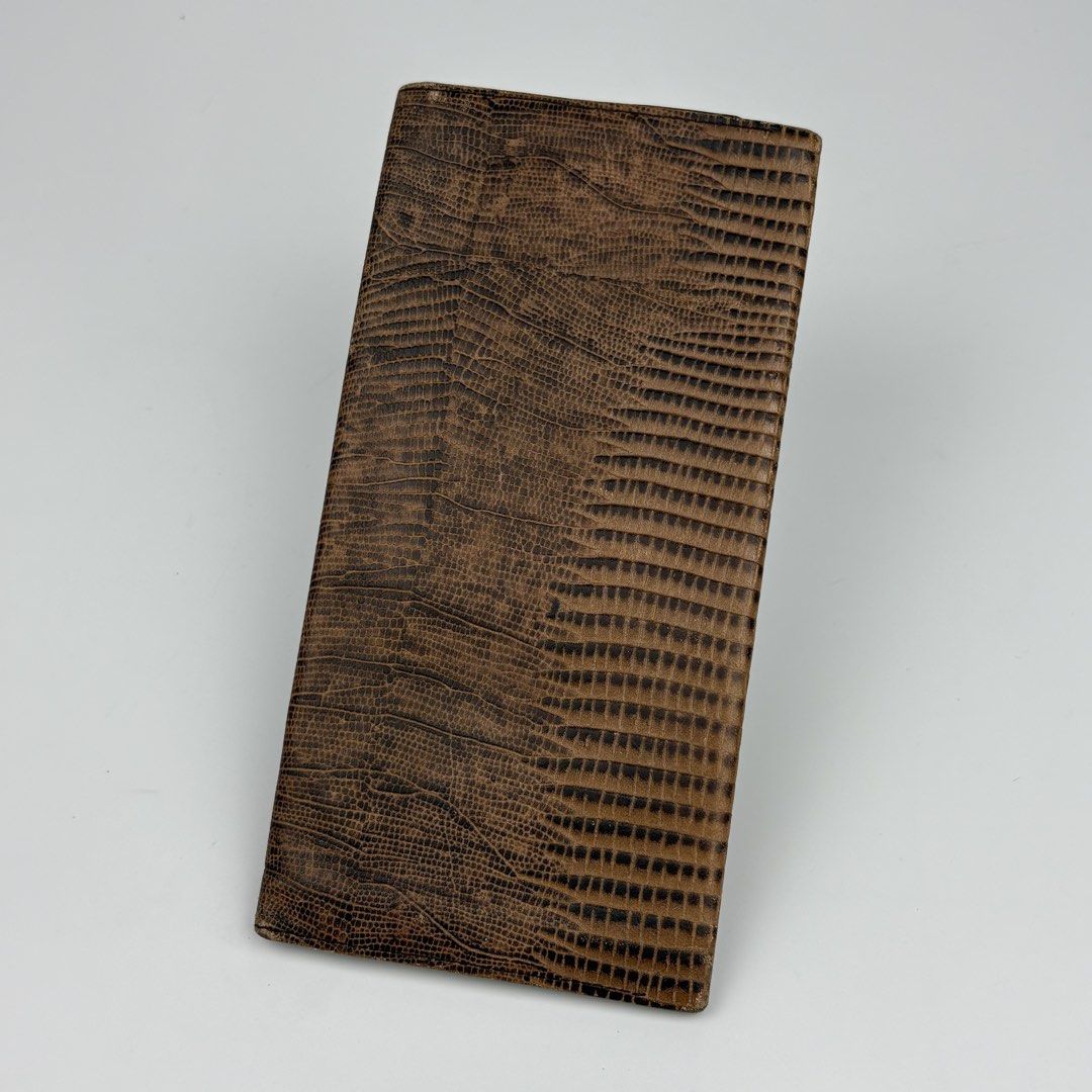 Givenchy Lizard Skin Leather Long Wallet (Category: Luxury Bags & Wallets) located in Bacolod City. Submitted by cast.archives (Listing ID 1461729966, Image 2). Description: Givenchy Lizard Skin Leather Long Wallet Authentic Condition: Very good Flaw: none.