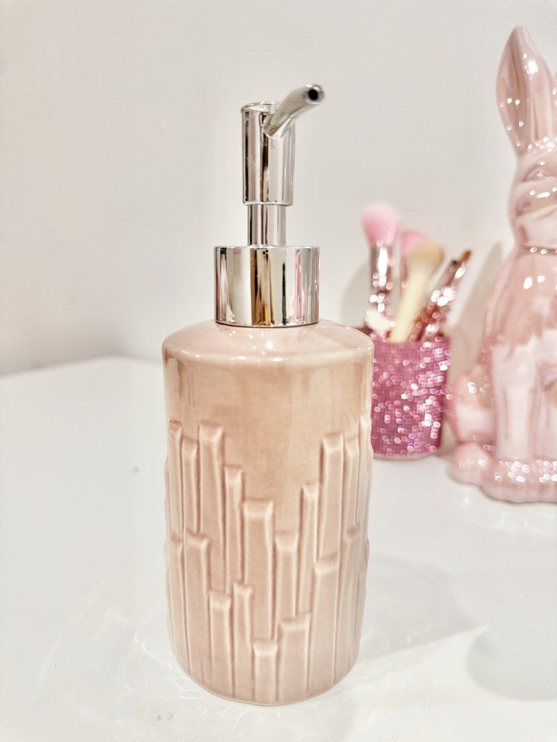 Glass Pump Bottle in Pink (Category: Other Kitchenware & Tableware) located in Manila. Submitted by strawberrymelo (Listing ID 1461654333, Image 1). Description: .