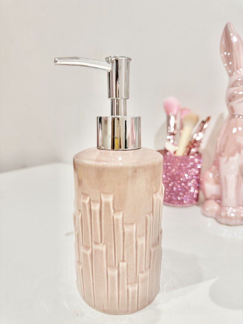 Glass Pump Bottle in Pink (Category: Other Kitchenware & Tableware) located in Manila. Submitted by strawberrymelo (Listing ID 1461654333, Image 2). Description: .