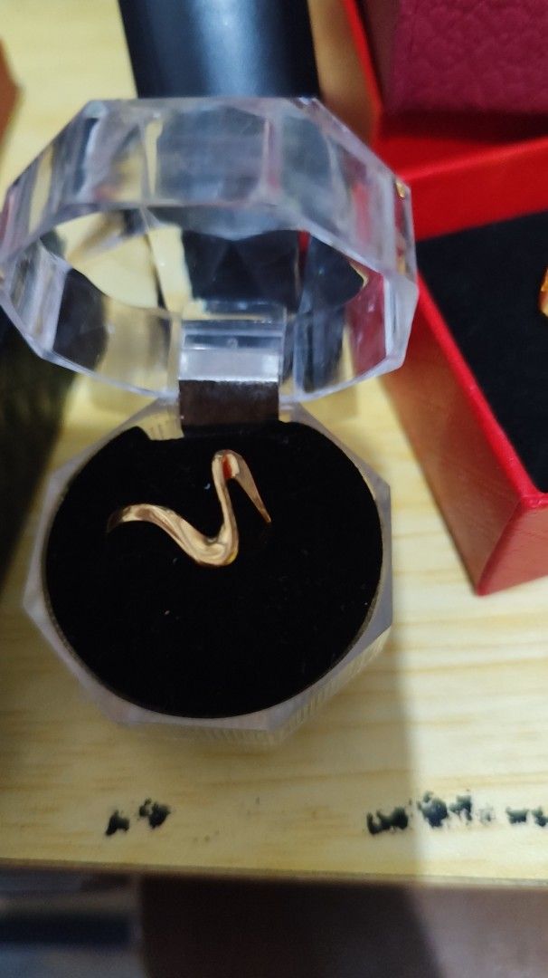 Gold Wavy Ring (Category: Rings) located in Caloocan City. Submitted by latrinaavi (Listing ID 1461739390, Image 2). Description: - Simple gold ring - Features a wavy design - Estimated size 6-7 (check measurements if needed) - Ideal for everyday wear or stacking - Comes with a nice ring box.
