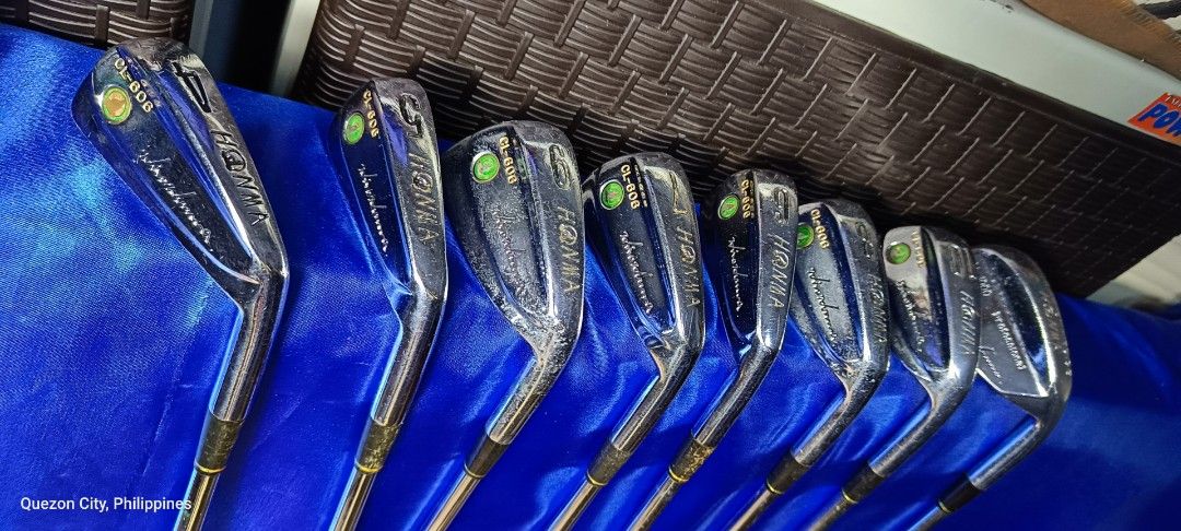 GOLF SET FOR MEN.. MIX SET (Category: Golf) located in Manila. Submitted by yeonmei5614747 (Listing ID 1461618867, Image 3). Description: - Full set of Honma lb-606 irons - Includes yamaha driver and Maruman woods, st andrews hybrid mizuno. putter price - Comes with a mizuno T-Zoid golf bag - Ideal for beginners or casual golfers - Clubs show some wear but are in good working condition - Golf bag offers ample pocket storage R flex , Right handed 