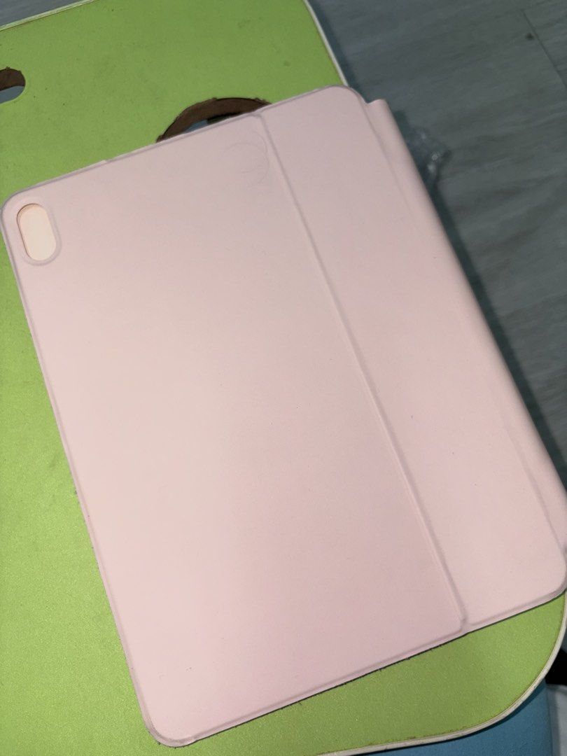 Goojodoq wireless keyboard for ipad 10th gen (Category: Cases & Sleeves) located in Manila. Submitted by marianneve30294 (Listing ID 1461648494, Image 3). Description: - Goojodoq wireless keyboard - Designed for iPad 10th gen - Stylish pink color - Includes protective case that functions as a stand - super tagal ma-lowbat.