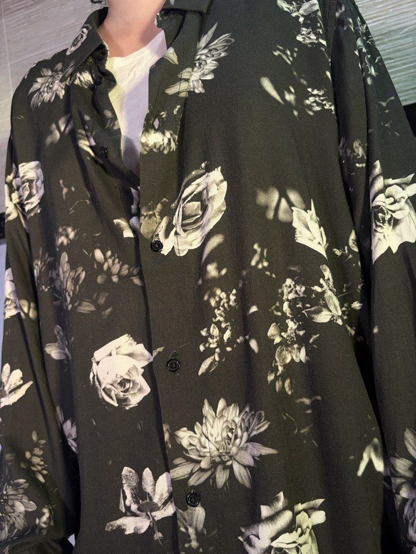 Gothic Black & White Roses H&M Buttondown (Category: Formal Shirts) located in Quezon City. Submitted by theiiclothing (Listing ID 1461703887, Image 3). Description: Gothic Black & White Roses H&M Buttondown Size XL (width: 24 inches x length: 29 inches) 500PHP ONLY! DM us for reservations or further inquiries. For sure buyers, comment “mine” on this pic Stay blessed to be dressed! 🙏.