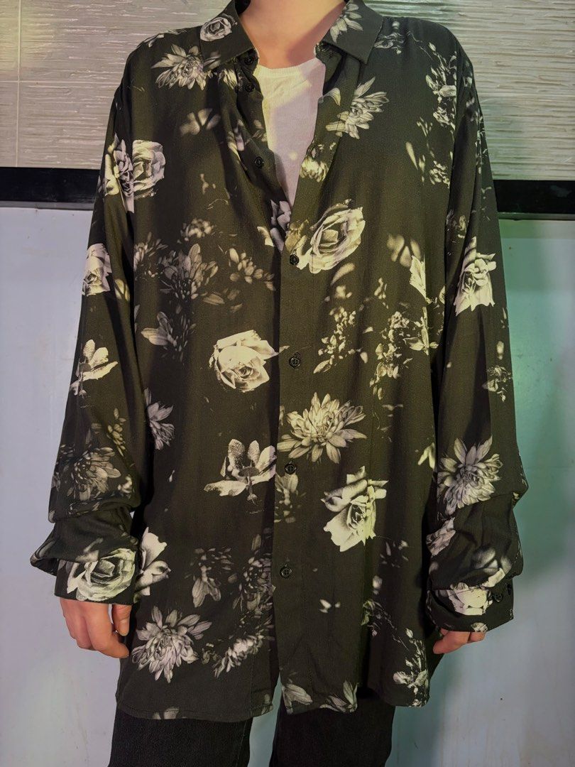 Gothic Black & White Roses H&M Buttondown (Category: Formal Shirts) located in Quezon City. Submitted by theiiclothing (Listing ID 1461703887, Image 1). Description: Gothic Black & White Roses H&M Buttondown Size XL (width: 24 inches x length: 29 inches) 500PHP ONLY! DM us for reservations or further inquiries. For sure buyers, comment “mine” on this pic Stay blessed to be dressed! 🙏.