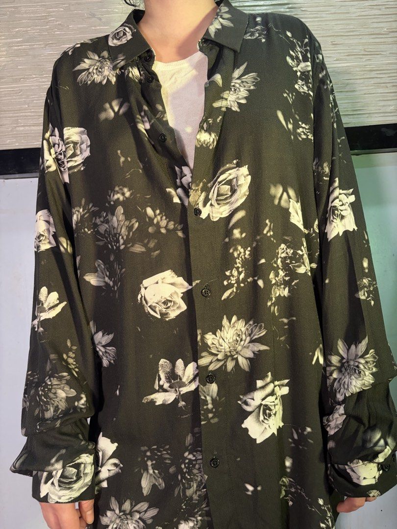 Gothic Black & White Roses H&M Buttondown (Category: Formal Shirts) located in Quezon City. Submitted by theiiclothing (Listing ID 1461703887, Image 2). Description: Gothic Black & White Roses H&M Buttondown Size XL (width: 24 inches x length: 29 inches) 500PHP ONLY! DM us for reservations or further inquiries. For sure buyers, comment “mine” on this pic Stay blessed to be dressed! 🙏.