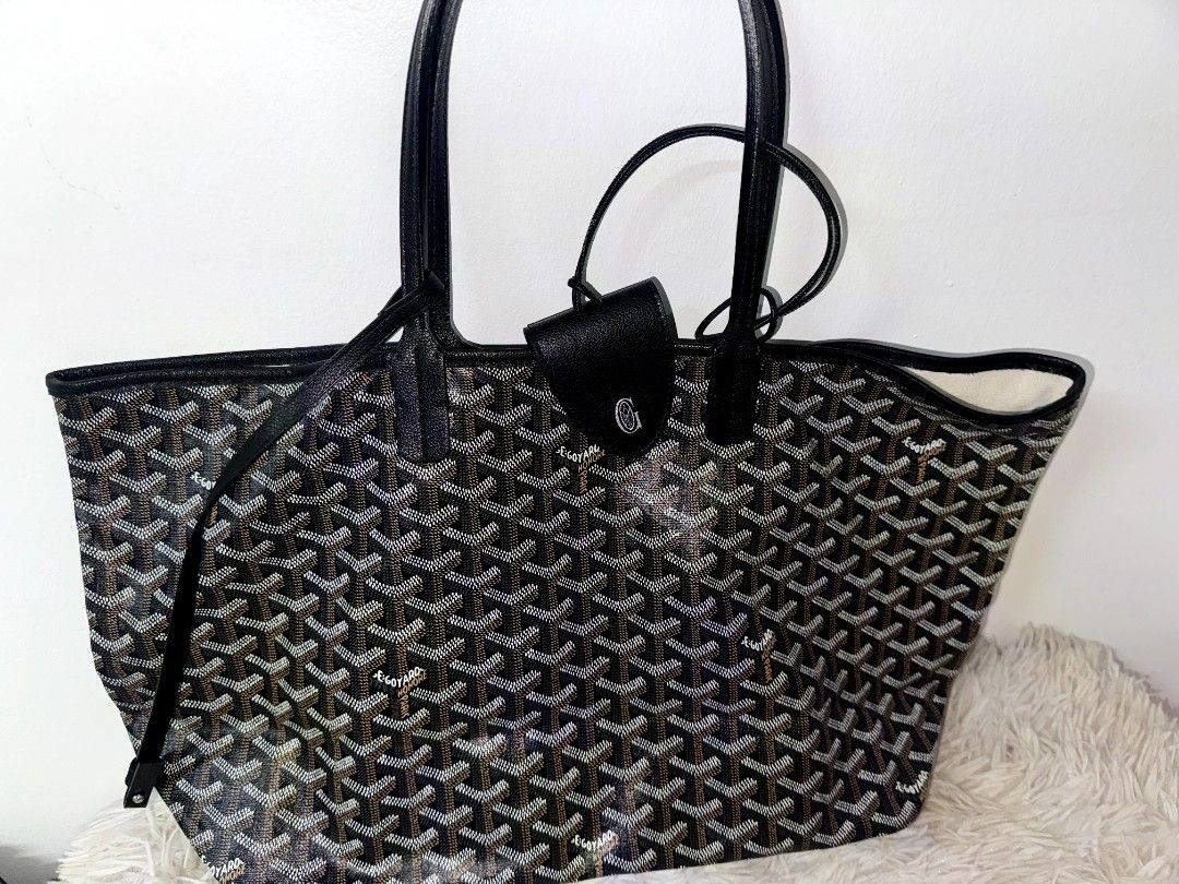 Goyard Saint Louise (Category: Tote Bags) located in Caloocan City. Submitted by mylove326 (Listing ID 1461609198, Image 2). Description: Goyard Saint Louise like new condition ginamit lang nung nagtravel abroad.. Box, dust bag, care card. May pouch din yan.. Vip Quality.. .