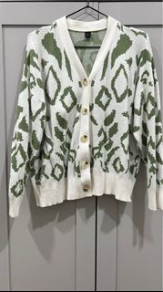 (Category: ) located in . Submitted by thriftby.her (Listing ID 1461630842, Image 1). Description: .