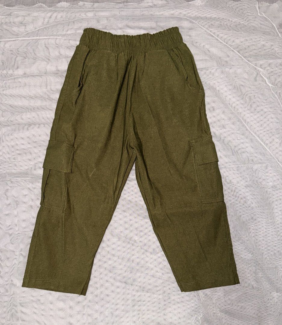 Green Pants (Category: Babies & Kids Fashion) located in Caloocan City. Submitted by mrynn_declutter (Listing ID 1461619049, Image 1). Description: Color: Army Green Size: Fits 2-4 years old.