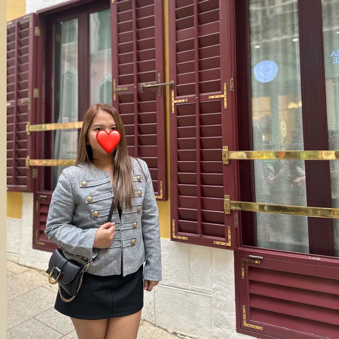 Grey Buttoned Coat (Category: Coats, Jackets and Outerwear) located in Taguig. Submitted by intransitforyou (Listing ID 1461758247, Image 1). Description: .