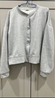 (Category: ) located in . Submitted by thriftby.her (Listing ID 1461630806, Image 1). Description: .
