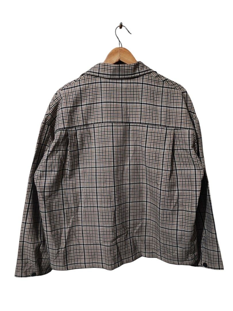 GU CHECKERED JACKET (Category: Coats, Jackets and Outerwear) located in Iloilo. Submitted by gooddimes (Listing ID 1461700642, Image 2). Description: GU Checkered Jacket Authentic Oversize Boxy Fittings With 2 front pockets Size on tag: Small Dimes: 23Wx26L Issue/s: None Color rate: 10/10 Like new condition ₱750 Reminders: - All items are thrifted, please manage your expectations - Color may vary due to lighting - Please wash before using the ite