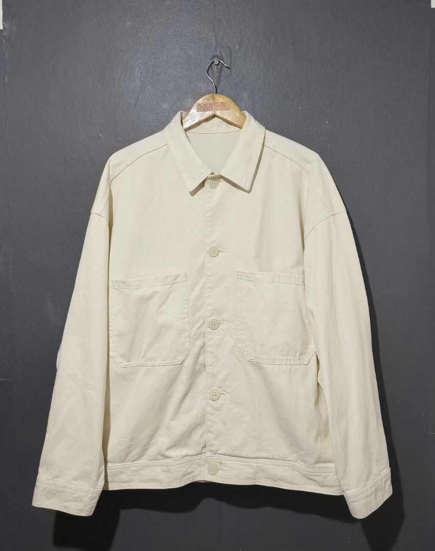 📍GU Denim Chef Jacket (Category: Coats, Jackets and Outerwear) located in Antipolo. Submitted by simplehans (Listing ID 1461629626, Image 2). Description: ‎📍GU Denim Chef Jacket ‎Size XL (Natural) ‎Width- 24 ‎Length- 28.5 ‎Excellent Condition ‎DIRECT MESSAGE IF INTERESTED.