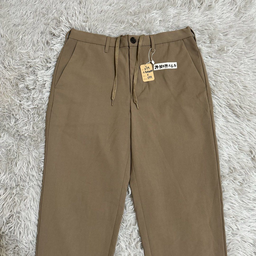 GU MEN’S EASY ANKLE PANTS (Category: Trousers) located in Manila. Submitted by thrifthing_121102 (Listing ID 1461745230, Image 2). Description: GU MEN’S EASY ANKLE PANTS •SIZE SMALL •WAIST - 29-30” •LENGTH - 35” •HEM - 6.5” •EXCELLENT CONDITION •NO ISSUES ₱599 + SF ✅All items are in excellent to new condition. ✅Color may vary due to lighting. 📦J&T Express or Lalamove Shipping. 💸Gcash Payment. 📍Moonwalk, Paranaque City.