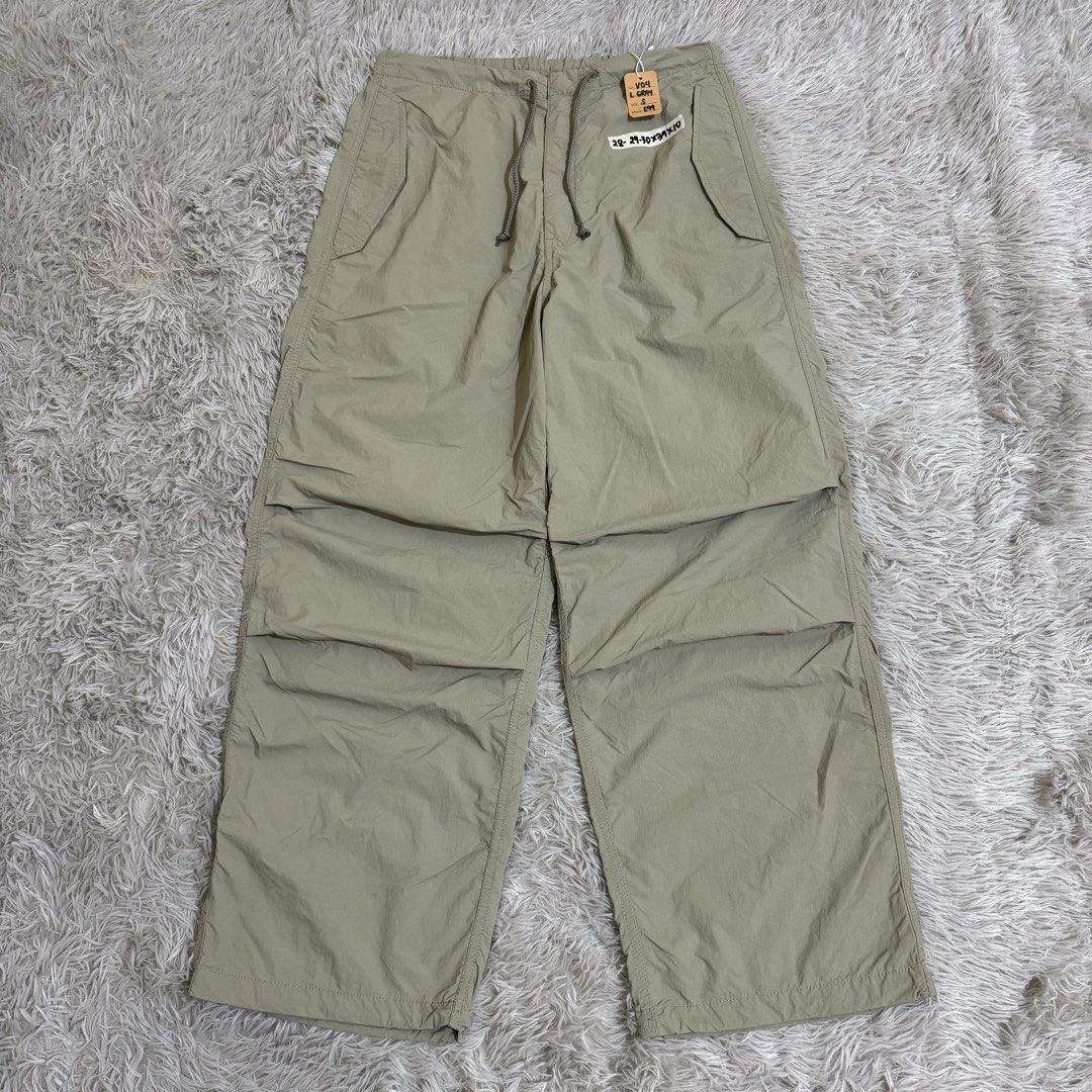 GU MEN’S NYLON PARACHUTE PANTS (Category: Trousers) located in Manila. Submitted by thrifthing_121102 (Listing ID 1461753925, Image 1). Description: GU MEN’S NYLON PARACHUTE PANTS •SIZE SMALL •WAIST - 29-30” •LENGTH - 39” •HEM - 10” •EXCELLENT CONDITION •NO ISSUES ₱599 + SF ✅All items are in excellent to new condition. ✅Color may vary due to lighting. 📦J&T Express or Lalamove Shipping. 💸Gcash Payment. 📍Moonwalk, Paranaque City.