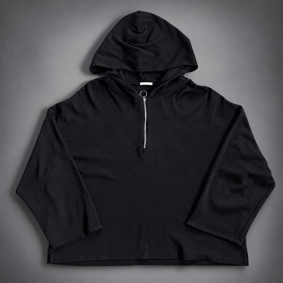 GU OVERSIZED HOODIE JACKET (Category: Coats, Jackets and Outerwear) located in Taguig. Submitted by clarrk95 (Listing ID 1461678233, Image 1). Description: GU Oversized Hoodie Jacket Size: M (tag) Length: 23inches Width: 25inches Sleeve Length: 14inches PRICE: ₱450 ONLY! ✅ brandnew condition ✅ add shipping fee ✅ ignoring LP inquiry Shipping: Lalamove | J&T | LBC Location: Taguig📍 Payment: Gcash | Bank | Cash FB: THRFT IG: thrft_25 DM for more de