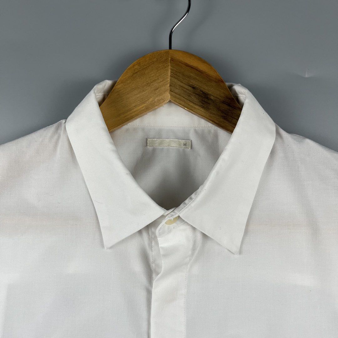 GU Oversized Polo (Category: Activewear) located in Los Banos. Submitted by 4030.archives. (Listing ID 1461770750, Image 3). Description: GU Oversized Polo 700 Pesos Medium Length : 28-29 inches Width : 24 inches Excellent Condition.