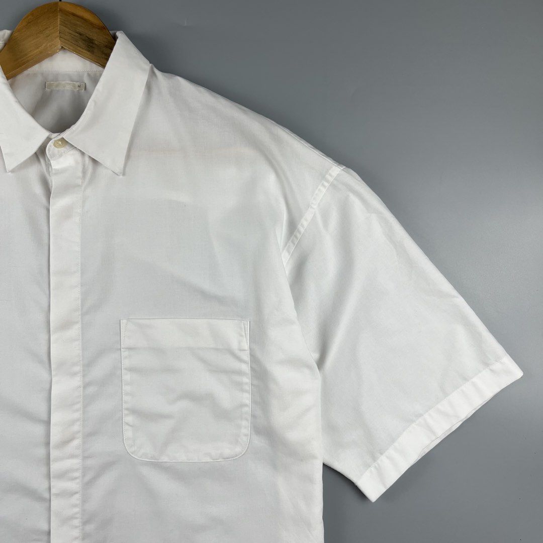 GU Oversized Polo (Category: Activewear) located in Los Banos. Submitted by 4030.archives. (Listing ID 1461770750, Image 2). Description: GU Oversized Polo 700 Pesos Medium Length : 28-29 inches Width : 24 inches Excellent Condition.
