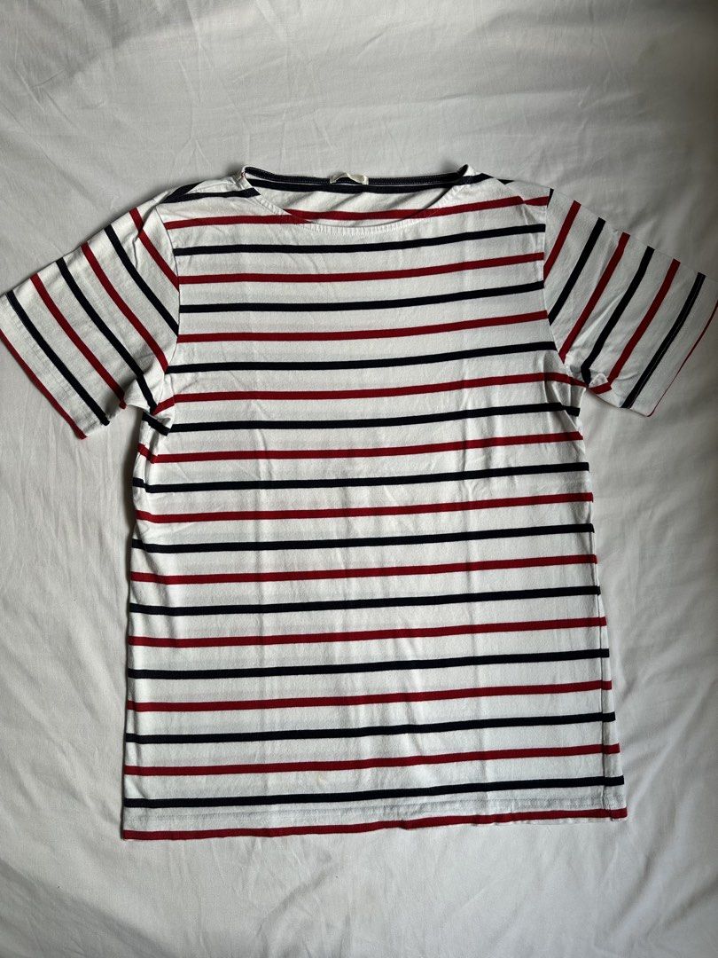 GU Striped T-shirt (Category: Shirts) located in Bacolod City. Submitted by pym_shops (Listing ID 1461701780, Image 1). Description: - Classic white t-shirt with stylish red and navy blue stripes. - Comfortable short sleeves and a versatile crew neck. - Made from soft and breathable 100% cotton. - Effortless to wear and style for any casual occasion. - A must-have basic for your everyday wardrobe!.