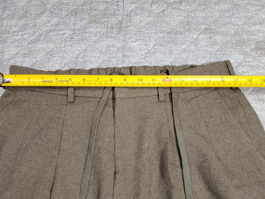 GU two-pleat Baggy slacks (Category: Trousers) located in Cadiz. Submitted by comradstuff (Listing ID 1461579487, Image 3). Description: GU two-pleat Baggy slacks waist 34-36" length 41.5".