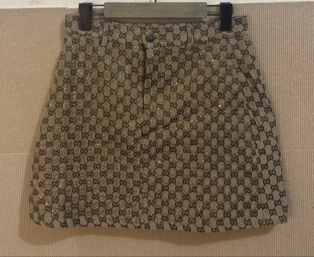Gucci Monogram Skirt (Category: Skirts) located in San Fernando. Submitted by jyyyshytt (Listing ID 1461785578, Image 1). Description: Excellent condition Removed main tag and care label Color rate:9.5/10 Dimensions:W28 L16.