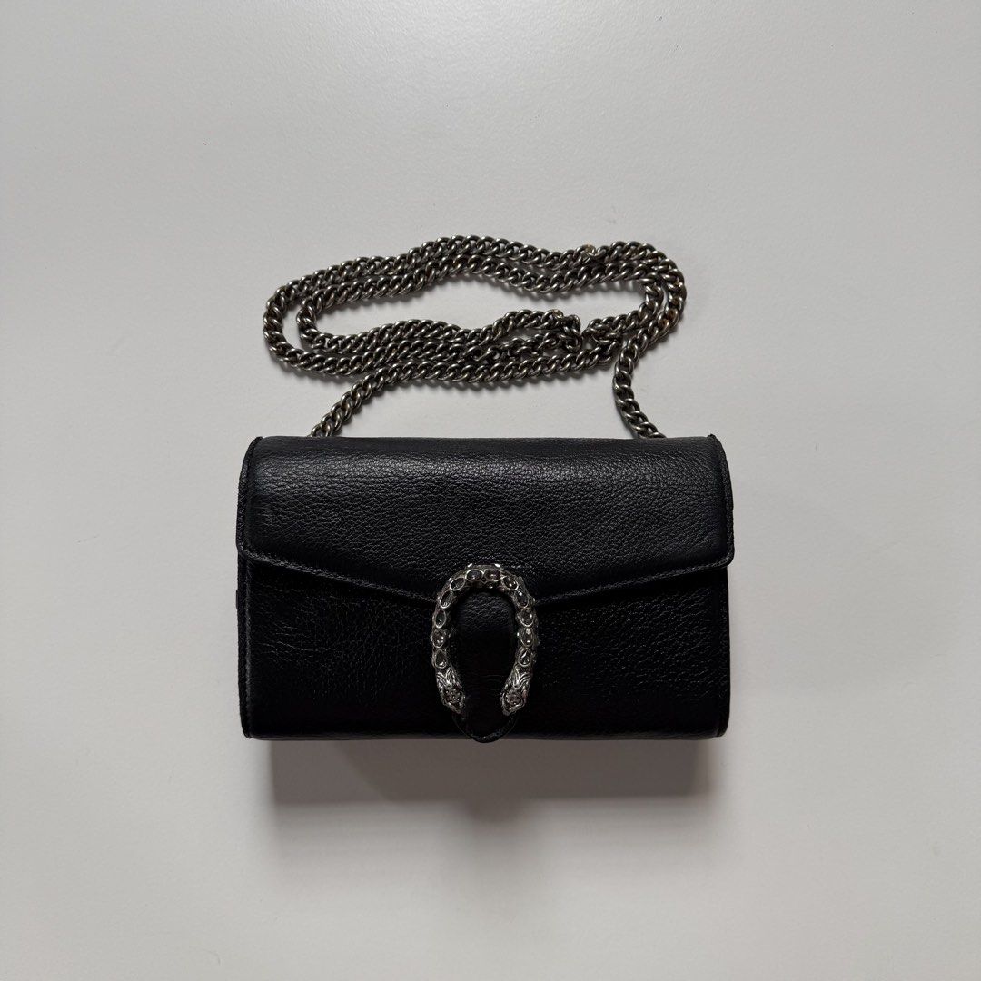 Gucci shoulder bag (Category: Luxury Accessories) located in Cavite. Submitted by kalebfindsluxs (Listing ID 1461772378, Image 1). Description: .
