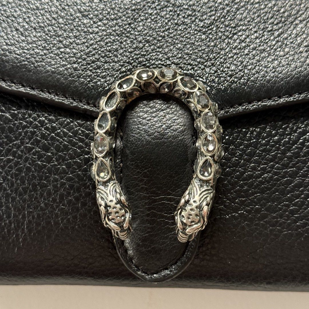 Gucci shoulder bag (Category: Luxury Accessories) located in Cavite. Submitted by kalebfindsluxs (Listing ID 1461772378, Image 3). Description: .