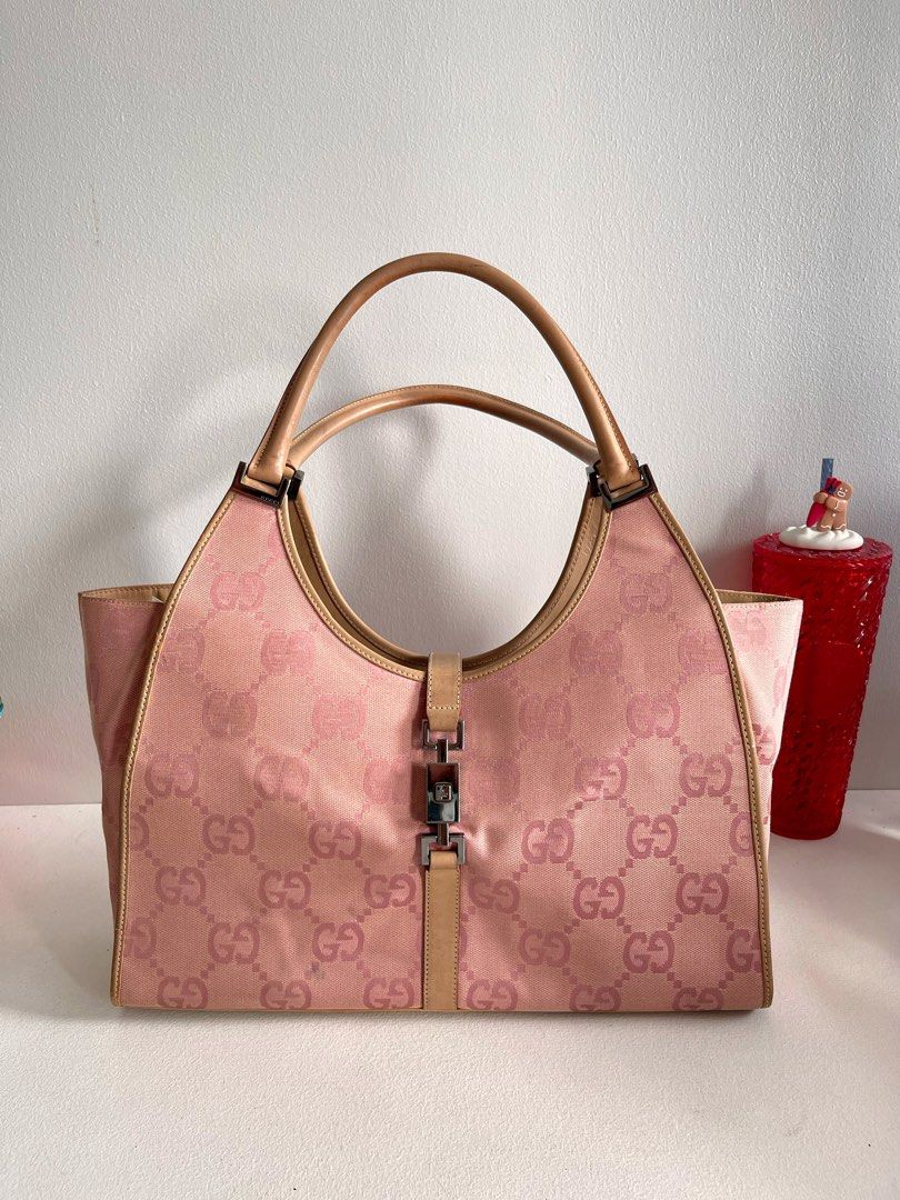 Gucci vintage canvas tote (Category: Luxury Bags & Wallets) located in Manila. Submitted by marcxxx (Listing ID 1461688494, Image 1). Description: - with certificate of authenticity - Delivery or meet up at Salcedo area .