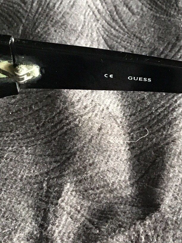 Guess sunglass authentic (Category: Sunglasses & Eyewear) located in Baguio. Submitted by agozun61 (Listing ID 1461596737, Image 3). Description: Authentic guess sunglass color black.Walang Grado good condition..