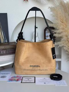 (Category: ) located in . Submitted by ecassenluxuries (Listing ID 1461609632, Image 1). Description: .