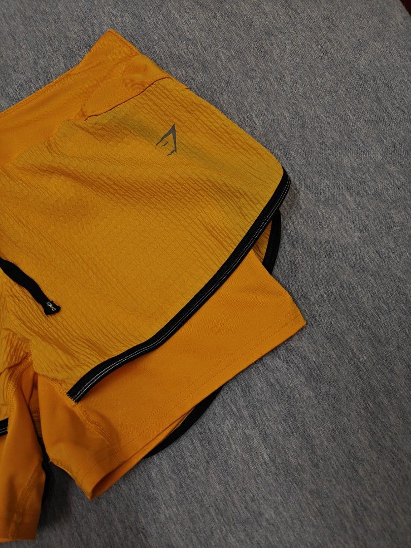 GYMSHARK SPEED 2N1 SHORT (Category: Activewear) located in Bacolod City. Submitted by yobibstuffs (Listing ID 1461630235, Image 2). Description: GYMSHARK SPEED 2N1 SHORT SIZE: MEDIUM DIMENSIONS WAISTLINE: 30-34 LENGTH: 12 GOOD TO EXCELLENT CONDITION NEED WASH 🧼🫧 PRICE: 899+SF OUTSIDE BACOLOD CITY 🏙️🌆 PM ME! 📥📥📥.