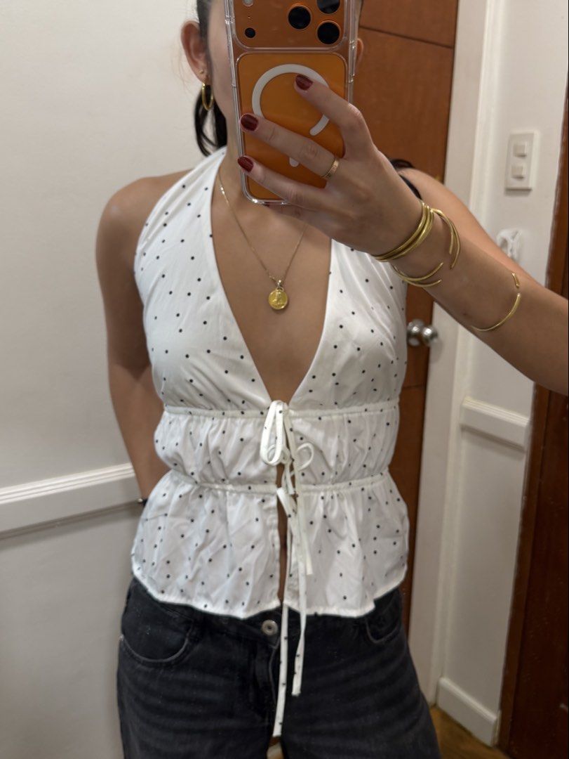 Haltered Top (Category: Sleeveless) located in Manila. Submitted by beysclosett (Listing ID 1461662572, Image 1). Description: - never used .