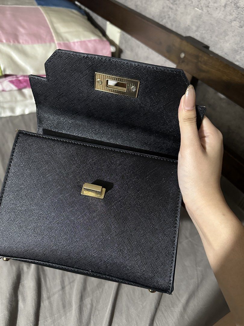 Hand bag & Shoulder bag (Category: Cross-body Bags) located in Paranaque City. Submitted by byclaires.co (Listing ID 1461738903, Image 3). Description: Used once, detachable strap .