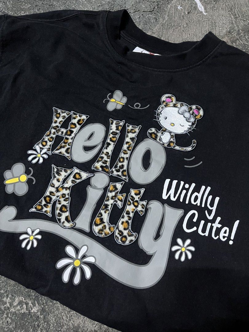 Hello Kitty Tee (Category: Tshirts & Polo Shirts ) located in Pasay City. Submitted by metro_thrift (Listing ID 1461564626, Image 3). Description: no issue 24x31.