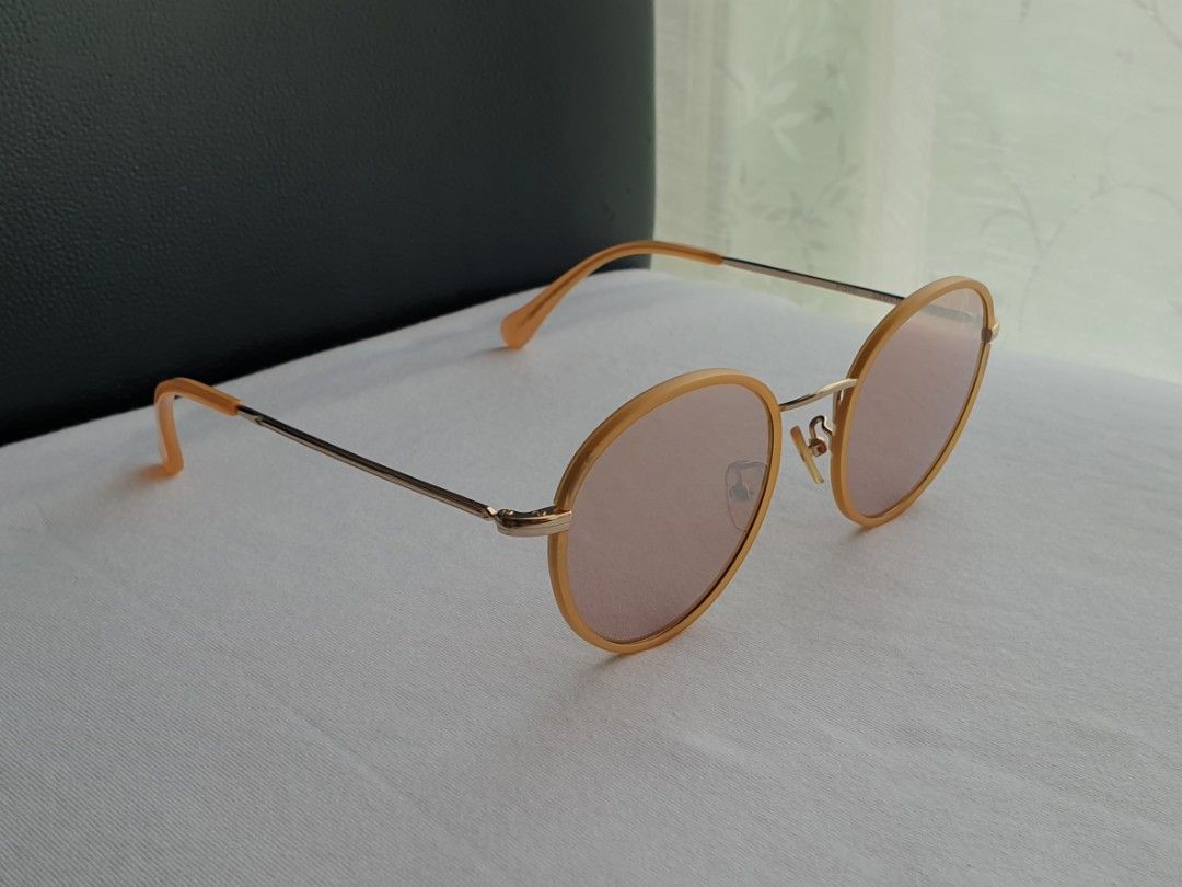 Hemil Pavo Mirror Lens Sunglasses (Category: Sunglasses & Eyewear) located in Quezon City. Submitted by WasalakTwo (Listing ID 1461721340, Image 3). Description: Bought in Korea Good as new High quality Excellent condition U n i s e x Open for delivery nationwide.