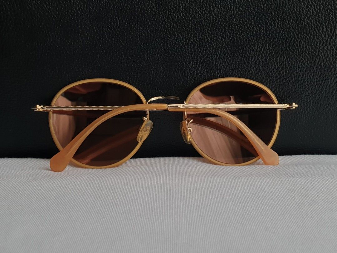 Hemil Pavo Mirror Lens Sunglasses (Category: Sunglasses & Eyewear) located in Quezon City. Submitted by WasalakTwo (Listing ID 1461721340, Image 2). Description: Bought in Korea Good as new High quality Excellent condition U n i s e x Open for delivery nationwide.