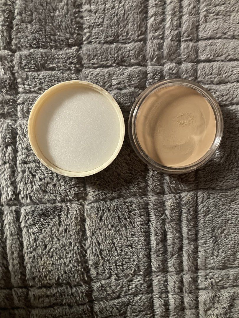 her Real Skin Multi-Use Skin Perfector Net Wt. 7g (Category: Makeup) located in Makati City. Submitted by wonderfindzs (Listing ID 1461668329, Image 2). Description: - her Real Skin Multi-Use Skin Perfector - Net weight: 7g - Creamy texture - Ideal for perfecting skin - Comes in a convenient compact container.