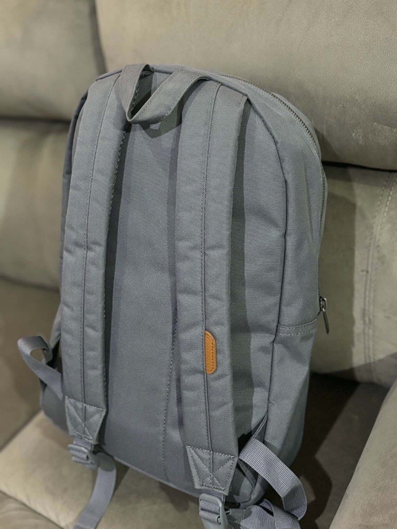 Herschel Classic Grey Backpack (Category: Backpacks) located in Cebu City. Submitted by preloved.mae (Listing ID 1461581780, Image 3). Description: * Original. * Good as new. * Used 3-5 times only * No stains at all. Bought for approx. 4-6k .