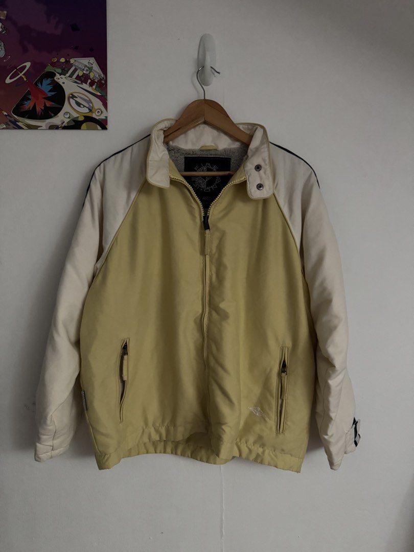 Hike Jacket (Category: Coats, Jackets and Outerwear) located in Santa Rosa. Submitted by southkid.vintage (Listing ID 1461617870, Image 2). Description: Size: XL Dimensions: 28 L x 24 W Condition: Good color may vary due to lighting feel free to inquire.