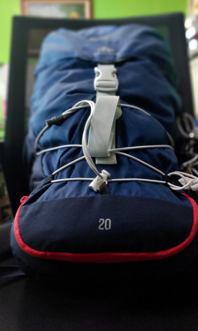 Hiking Backpack Quechua 20L (Category: Backpacks) located in Manila. Submitted by bien_greatgoods (Listing ID 1461625307, Image 2). Description: .
