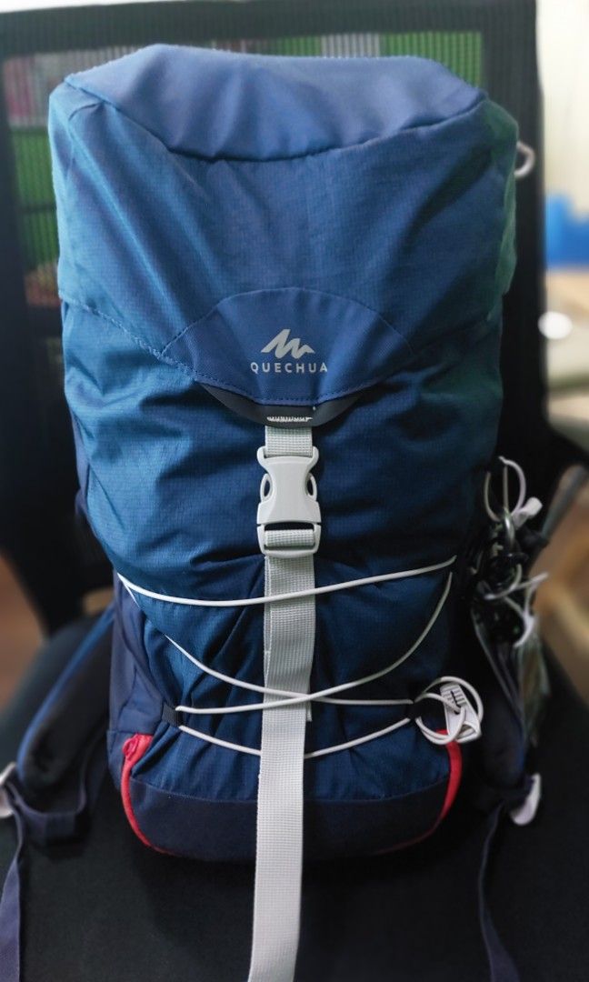 Hiking Backpack Quechua 20L (Category: Backpacks) located in Manila. Submitted by bien_greatgoods (Listing ID 1461625307, Image 1). Description: .