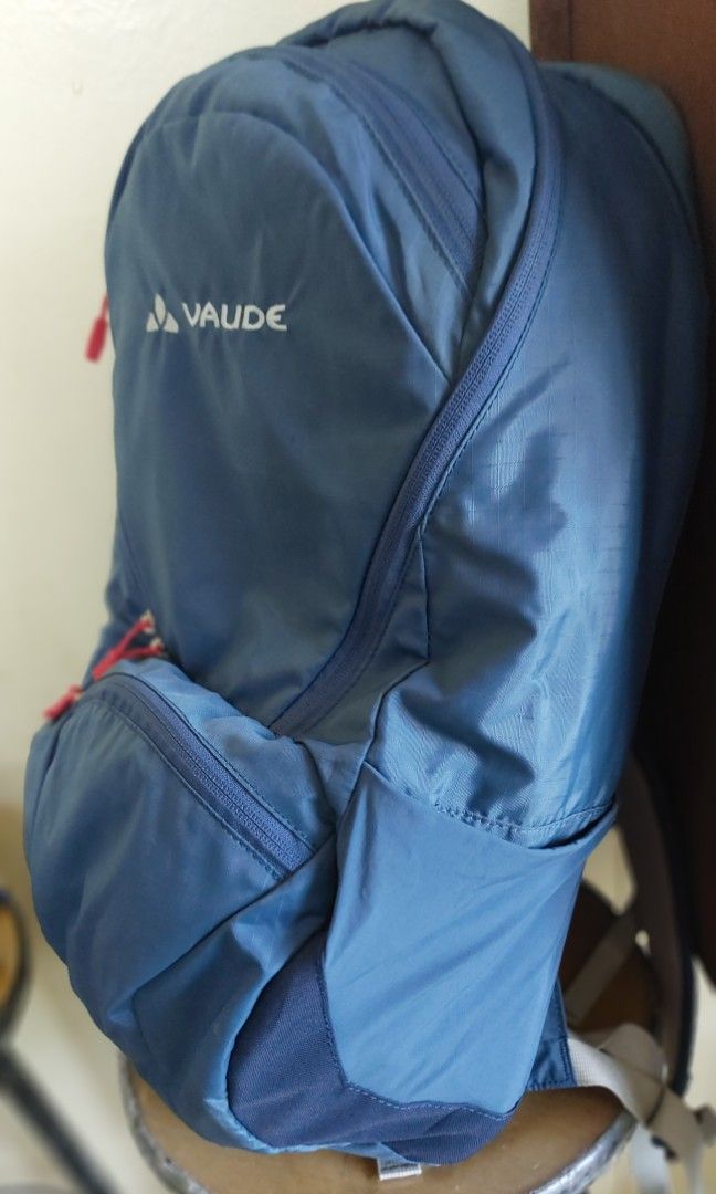 Hiking Backpack Vaude 25L (Category: Backpacks) located in Manila. Submitted by bien_greatgoods (Listing ID 1461715751, Image 2). Description: .