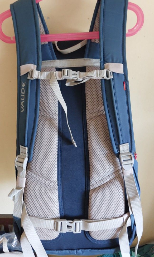 Hiking Backpack Vaude 25L (Category: Backpacks) located in Manila. Submitted by bien_greatgoods (Listing ID 1461715751, Image 3). Description: .