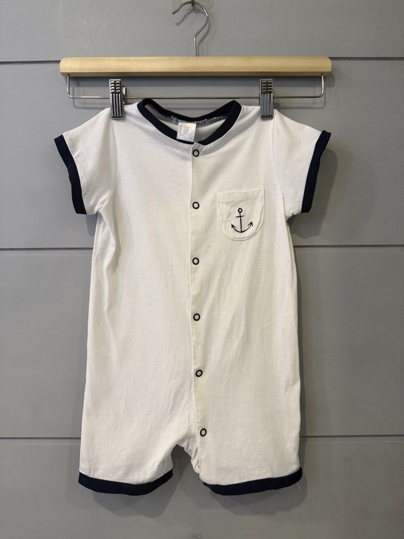H&M BABY WHITE ROMPER (9-12m) (Category: Babies & Kids Fashion) located in Lipa City. Submitted by upcycle_alley (Listing ID 1461674605, Image 1). Description: .