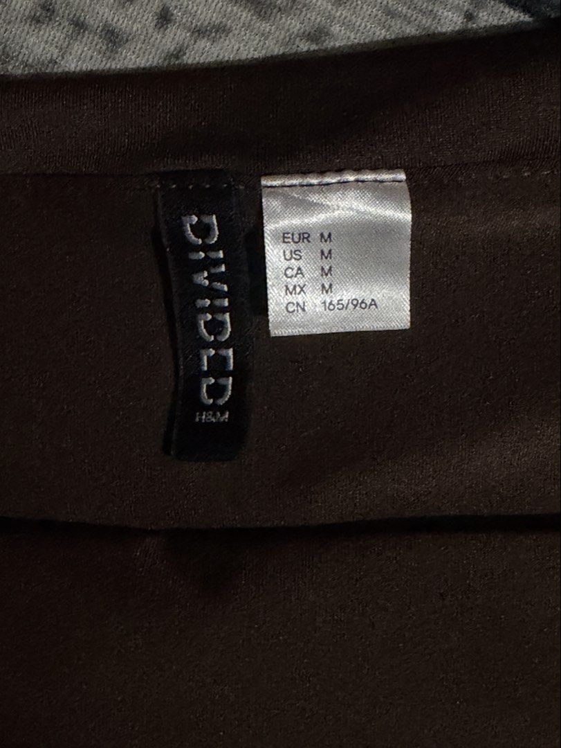 H&M Gathered Off-The-Shoulder Top (Category: Others Tops) located in Manila. Submitted by bianxaakes (Listing ID 1461794671, Image 2). Description: - dark brown, medium size - tried it on only, very good condition! - delivery shouldered by the buyer - mop: gcash / bank transfer.