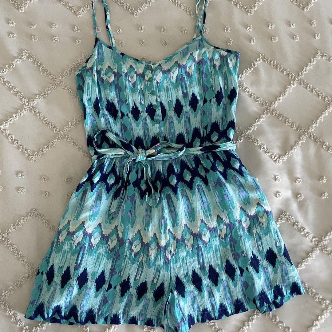 H&M Jumpsuits small size (Category: Jumpsuits) located in Anda. Submitted by disaccharide (Listing ID 1461570157, Image 3). Description: size small good as new .