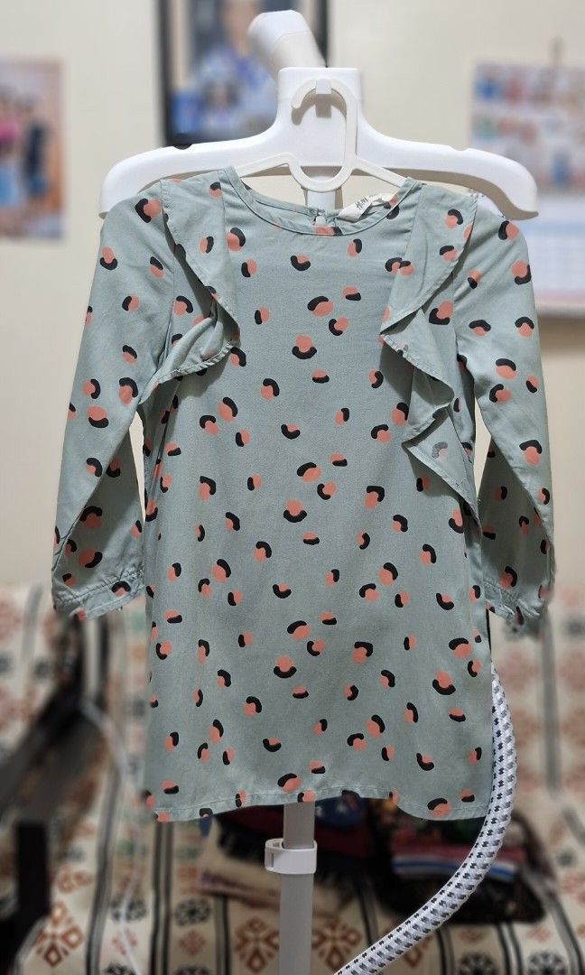 H&M leopard dress (Category: Babies & Kids Fashion) located in Quezon City. Submitted by thetetajabakes (Listing ID 1461615101, Image 2). Description: - preloved ( once lang nasuot) - outgrown clothes - RFS : Decluttering.