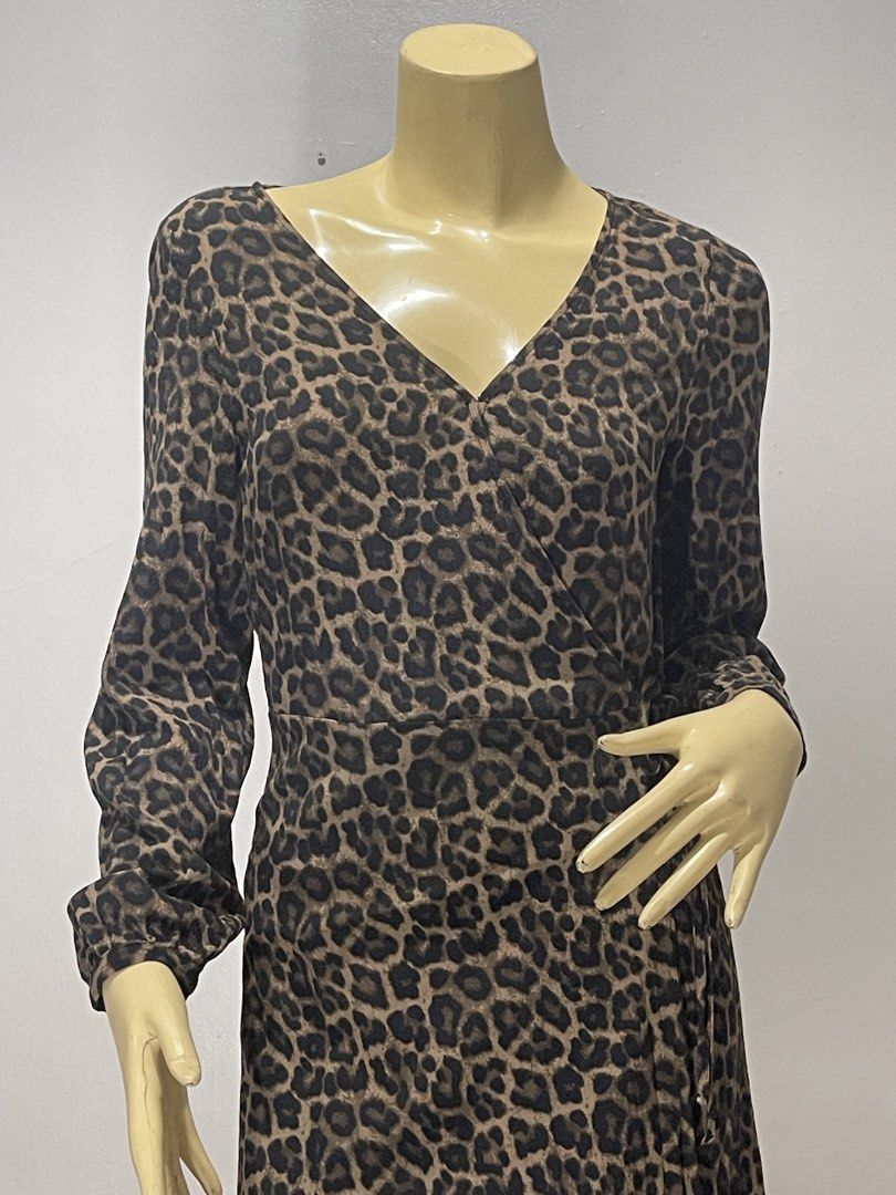 H&M leopard print dress (Category: Dresses) located in Antipolo. Submitted by sarisarionlinestore (Listing ID 1461701341, Image 2). Description: .